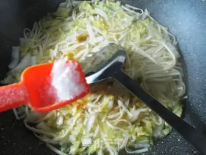 Make Squeeze the cabbage and soup step 7