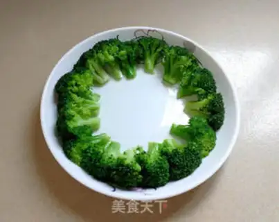 Make The apricot and the broccoli step 2