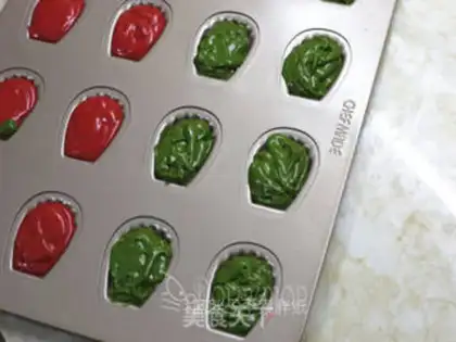 Make "Christmas Madeleine." step 15