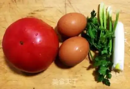 Make Tomato eggs with pasta step 2