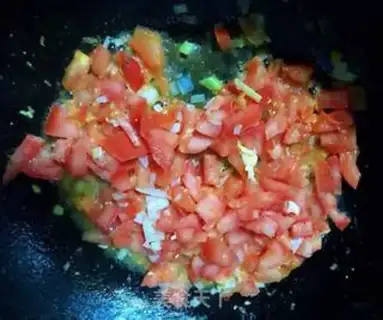 Make Tomato eggs with pasta step 6