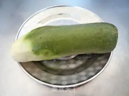 Make Beefball radish soup step 1
