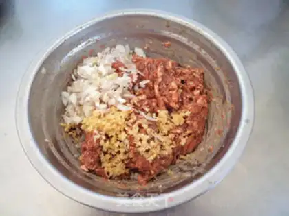 Make Beefball radish soup step 2