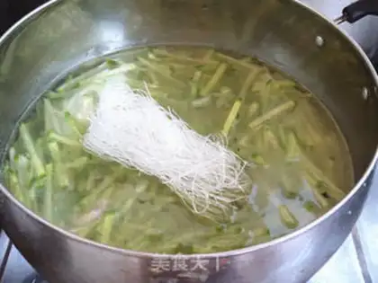 Make Beefball radish soup step 6