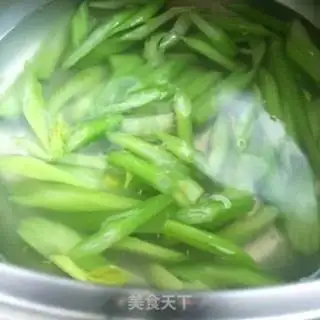Make A corset of celery step 3