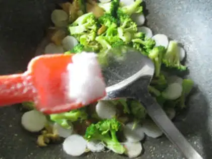 Make Squeeze the cuisine orchids step 5