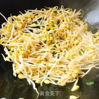 Make A fan of bean sprouts step 2