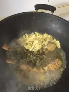 Make Snow pickles and yellow fish step 4