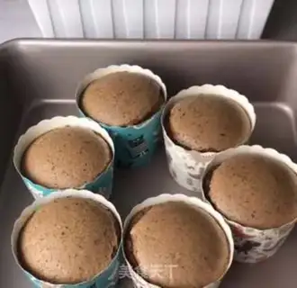 Make Christmas tree cake step 6
