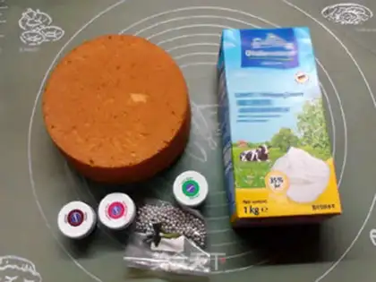 Make Christmas tree cake step 0