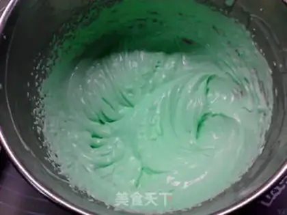 Make Christmas tree cake step 9