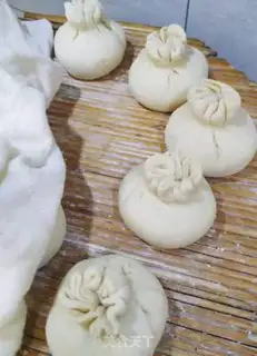 Make The yellow rice bun step 7