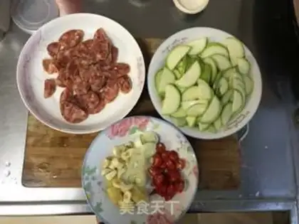 Make Sailor fried sausage step 1