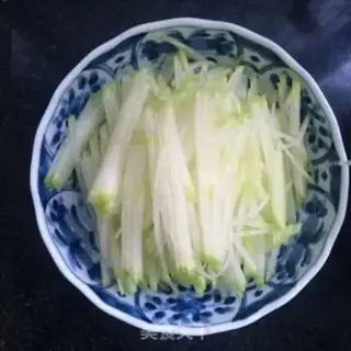 Make Piggy radish step 1