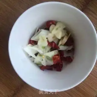 Make Piggy radish step 2