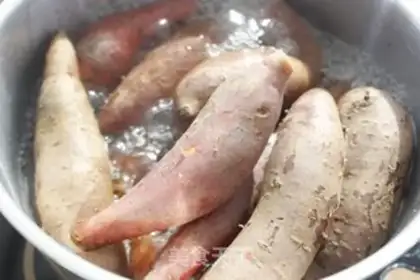 Make Roast-based red potato dry step 1
