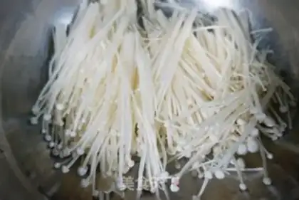 Make Cheese juice, golden mushrooms step 0