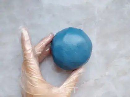Make Rose lollipop cake step 12