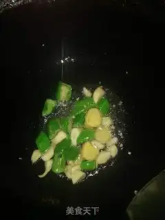 Make Chicken wings and chips step 4