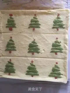Make Christmas theme cake step 16