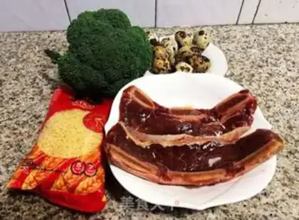 Make Black pepper steak noodles step 0