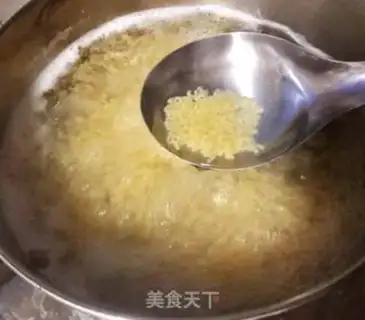 Make Black pepper steak noodles step 1