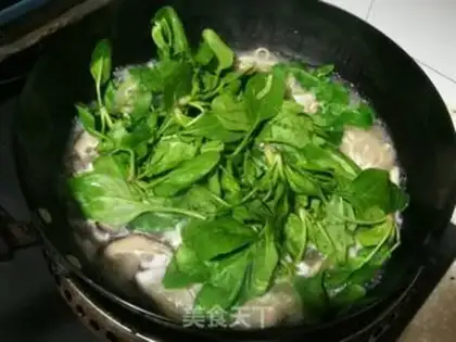 Make Pineapple, duck noodles step 5