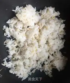 Make Eggs and rice step 0