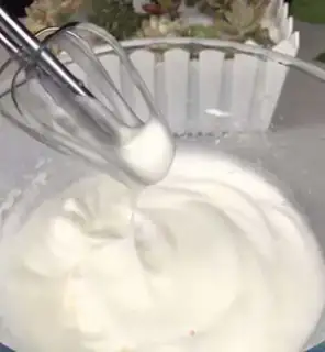 Make Spinach steam cake step 4