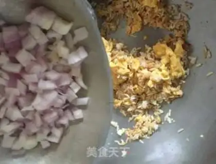Make Eggs and rice step 7