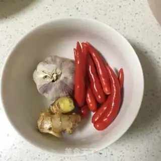 Make Spicy beef sauce step 1