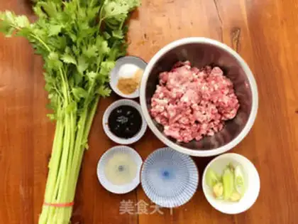 Make Roses holding eggs and dumplings step 0