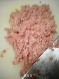 Make Roach pork dumplings step 1