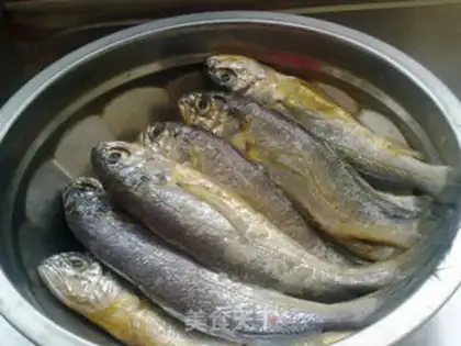 Make Get the yellow fish step 0