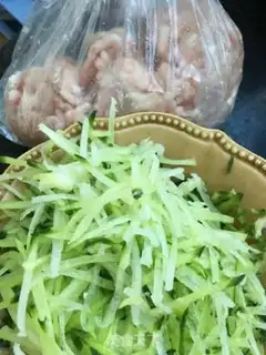 Make Roach meatballs step 0