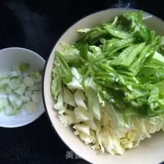 Make ♪ Zing beef noodles ♪ step 1