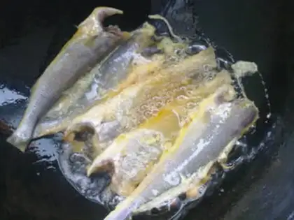 Make Get the yellow fish step 4