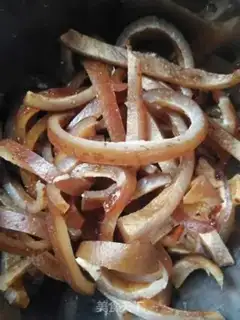 Make Spicy pig skin step 1