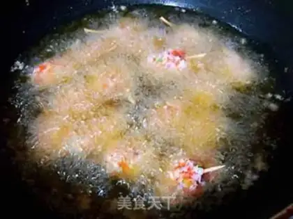 Make Sodium toothpick chicken leg step 1