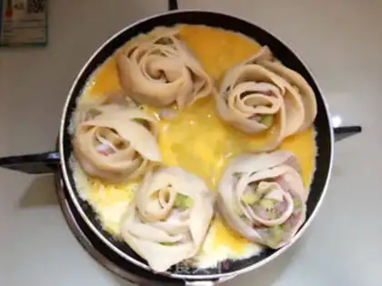 Make Roses holding eggs and dumplings step 31