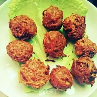 Make Celtic beef buns step 1