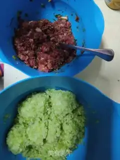 Make Celtic beef buns step 2