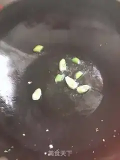 Make Tomato fried eggs step 4