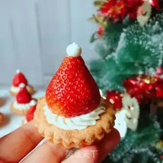 Make Sweet Christmas Hat Tower step 14