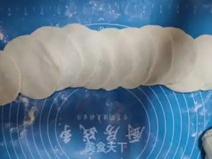 Make Celtic beef buns step 7