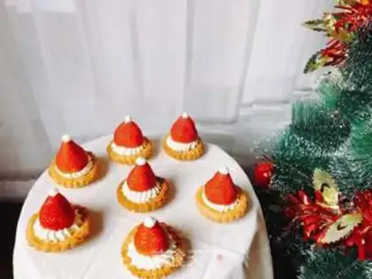 Make Sweet Christmas Hat Tower step 15