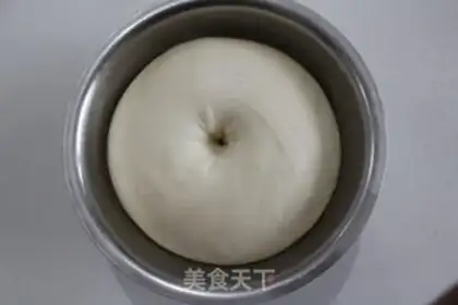 Make Christmas bread step 4
