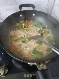 Make Tomato beef noodles step 8