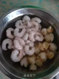 Make Spicy seafood potatoes step 1