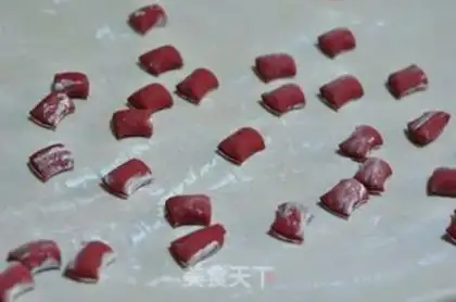 Make Red-tree buns step 3